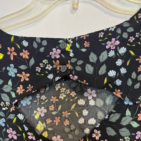 LOFT floral peplum top, size Medium - Picture 4 of 4